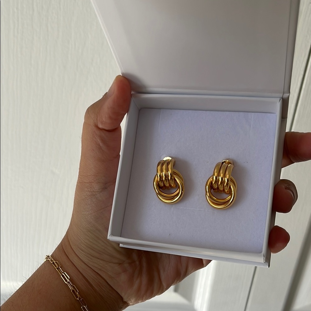 Heaven Mayhem Gold Knot Earrings